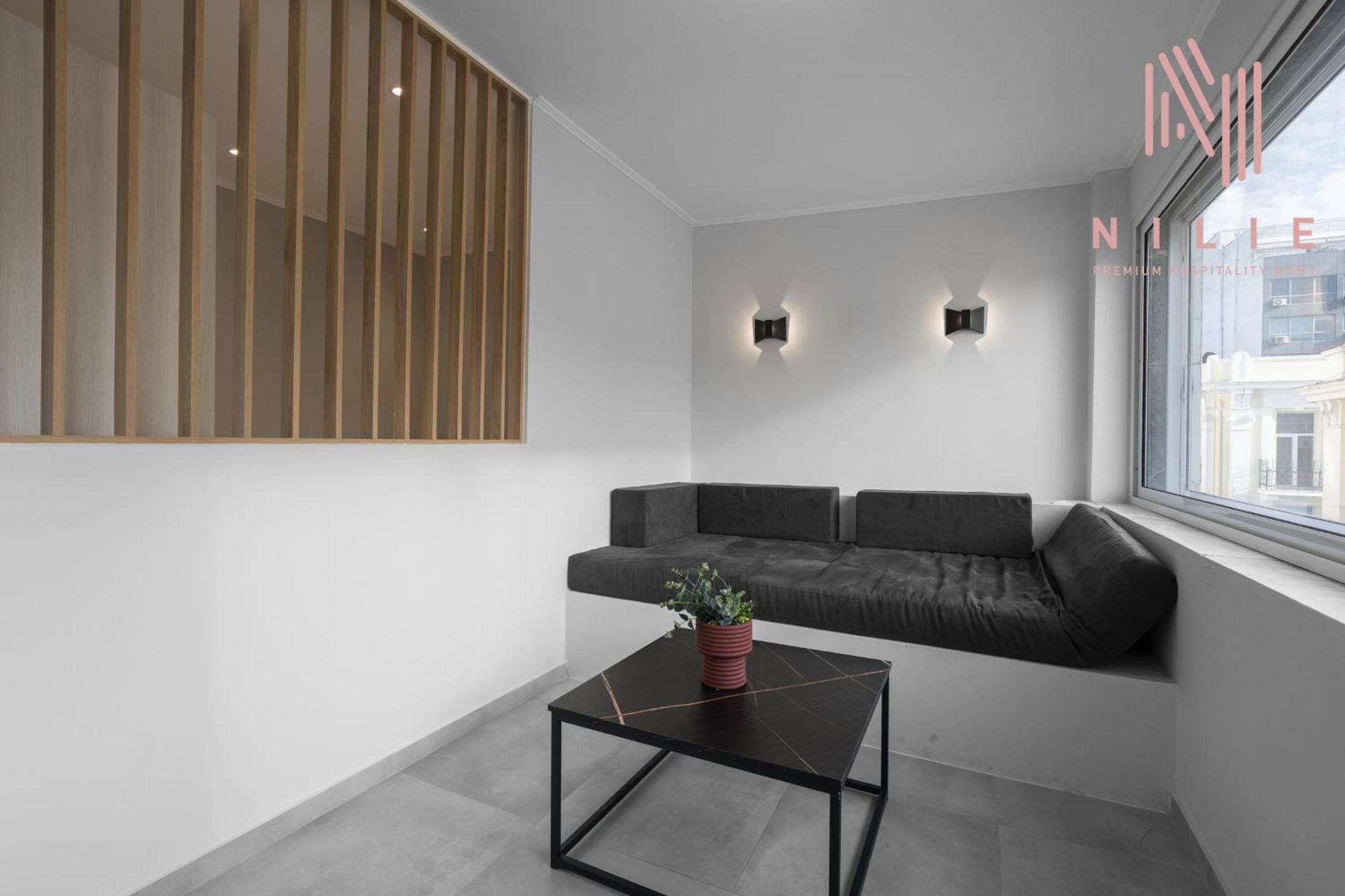 Next Door, Nilie Hospitality Mgmt Салоники
